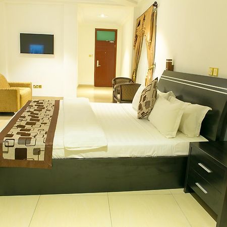 Cofkans Hotel Obuasi Екстериор снимка